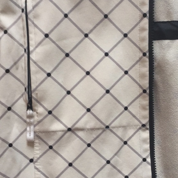 Lululemon rain jacket - Picture 4 of 5